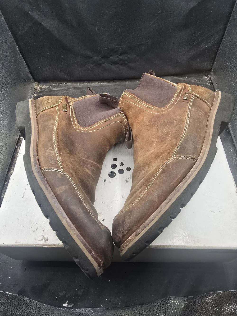 RedHead Men's Brown Leather Chukka Boots